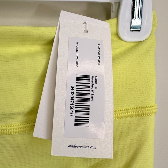 NWT Outdoor Voices Move Free 6” Bike Hike Workout Shorts Gecko Yellow Size Small - Picture 12 of 15